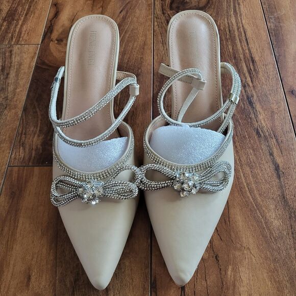 Womens Rhinestone Bow Kitten Heel Size 11 Nude Ankle Strap Slingback Pointed Toe - Picture 2 of 9
